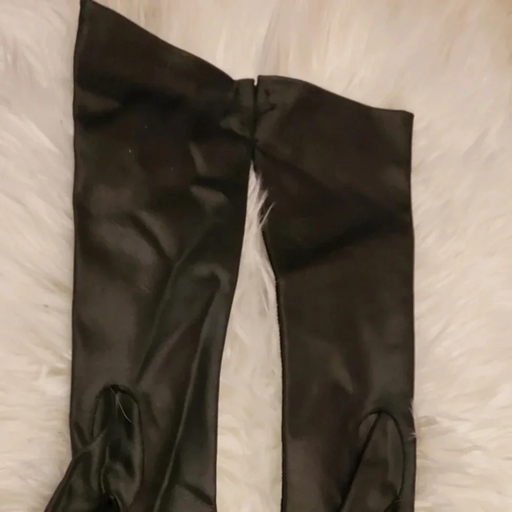 Van Raalte Mid‎ length.Glam gloves NEW